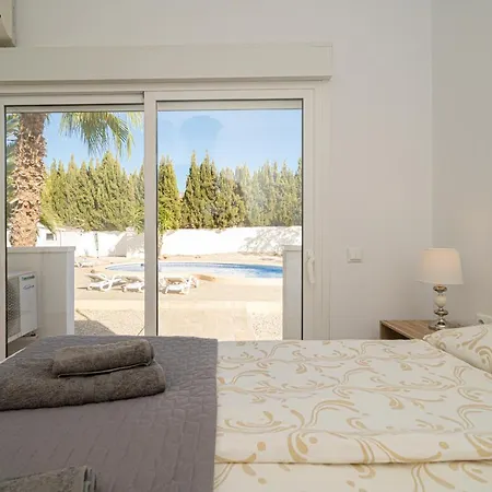 Familia 托雷维耶哈